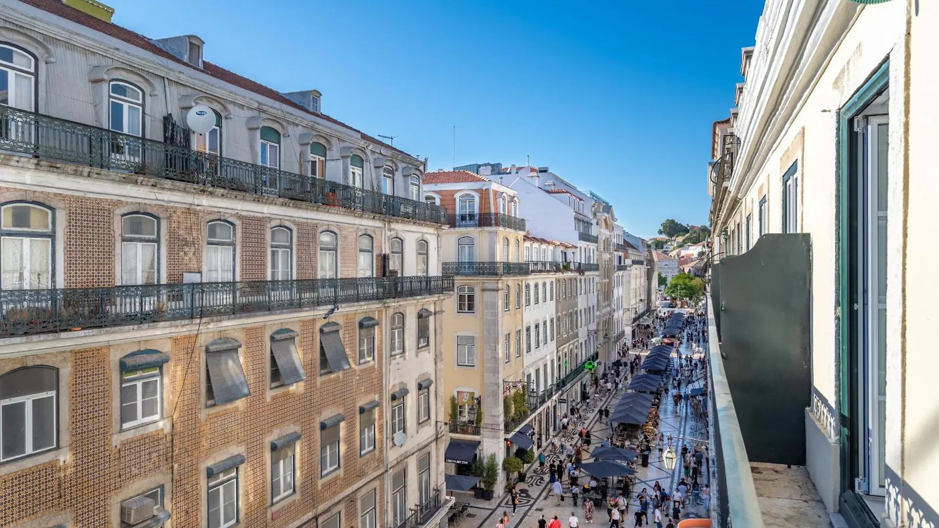 Lovely 2 Bedroom Apartment In The Heart Of Lisboa 0*,  Portugália