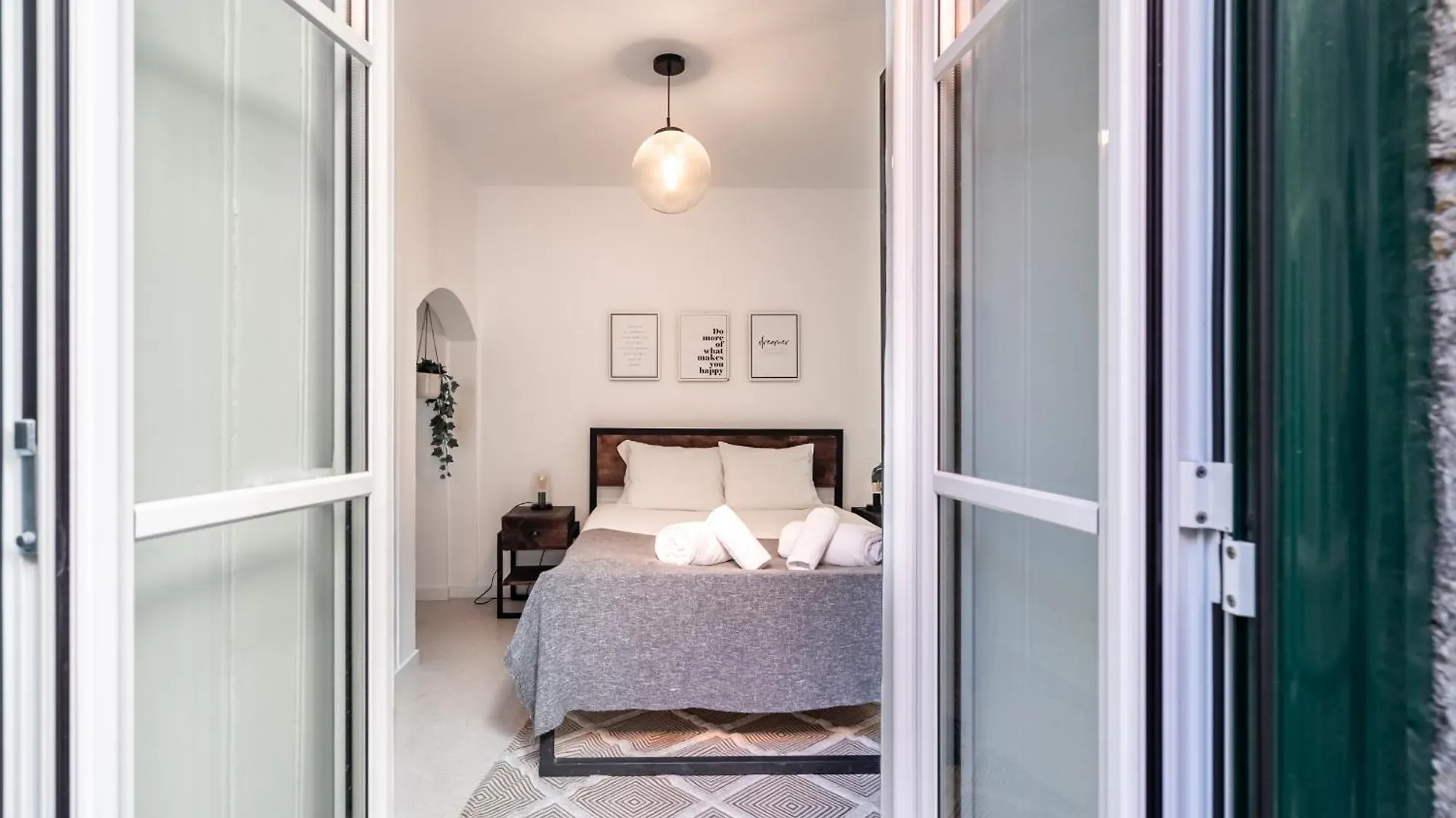 Lovely 2 Bedroom Apartment In The Heart Of Lisboa Portugália