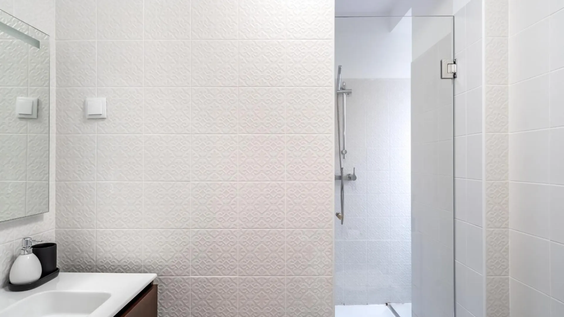 Lovely 2 Bedroom Apartment In The Heart Of Lisboa Portugal