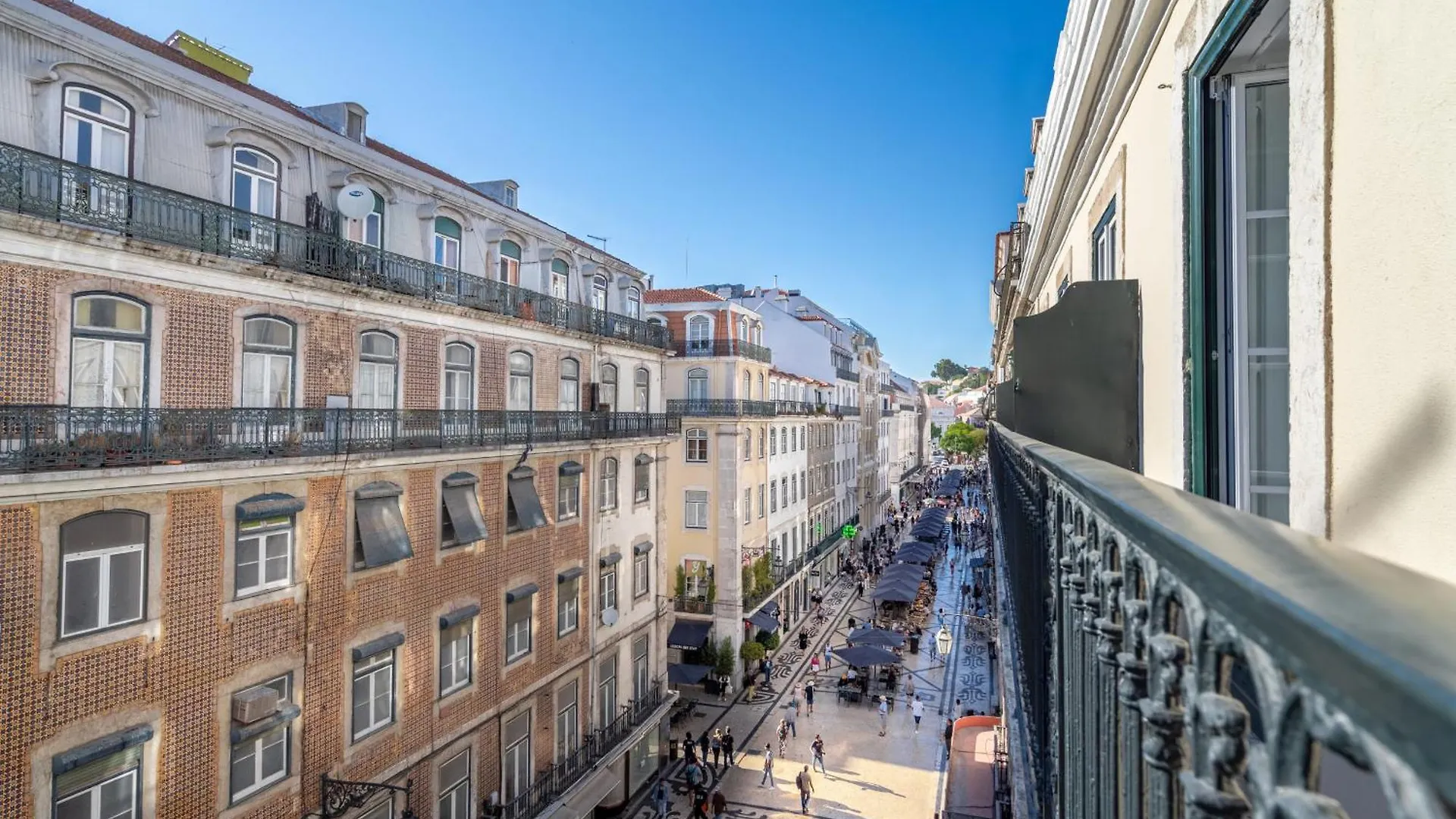 Lovely 2 Bedroom Apartment In The Heart Of Lisboa Portugal